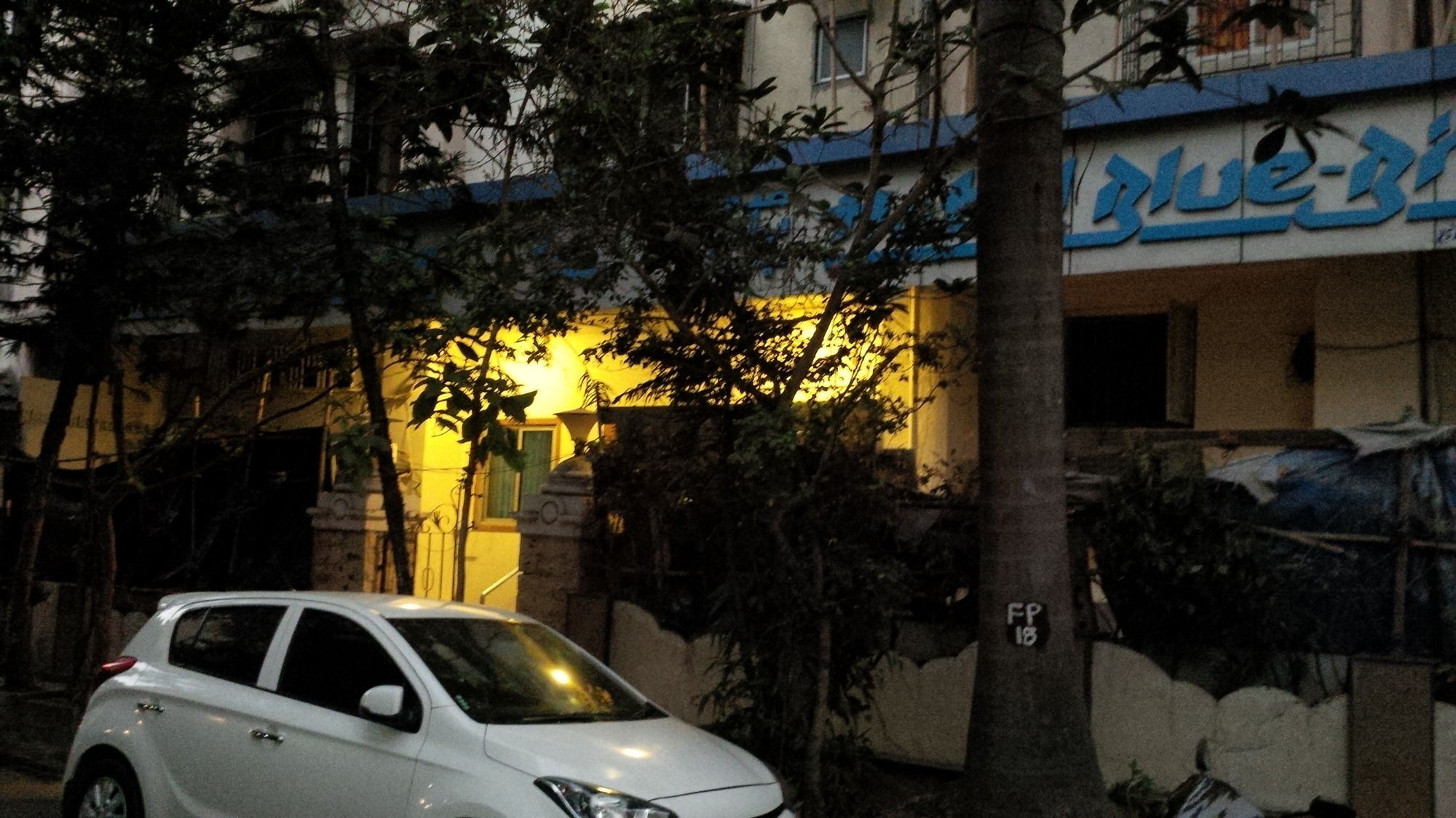 호텔 블루 버드 콜라바 Mandve 외부 사진